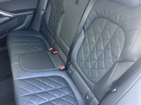 New 2026 BMW X6 xDrive40i w/ Executive Package image 15