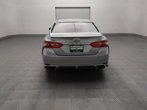 Used 2018 Toyota Camry SE w/ Moonroof Package FWD image 6
