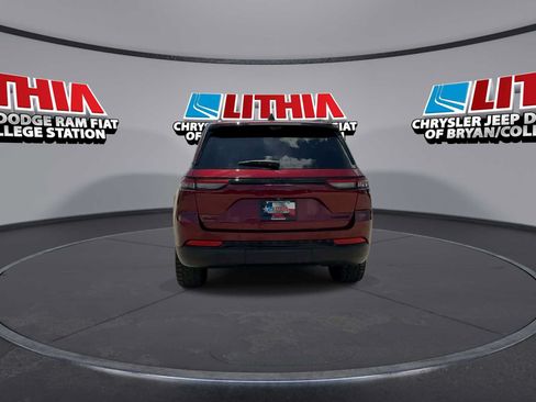 Used 2023 Jeep Grand Cherokee Limited w/ Luxury Tech Group II AWD/4WD image 7
