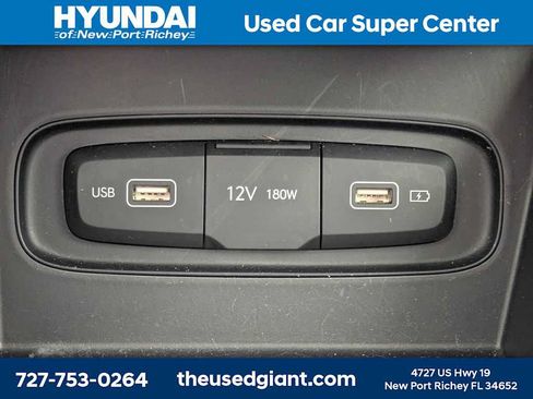Certified 2022 Hyundai Venue Limited FWD image 21