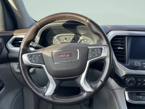 Used 2023 GMC Acadia SLT image 46