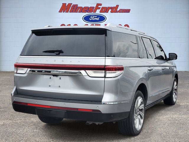 Used 2024 Lincoln Navigator L Reserve w/ Equipment Group 201A AWD/4WD image 3