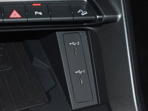 Certified 2025 Audi Q3 2.0T Premium w/ Convenience Package image 15