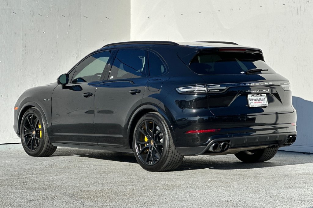 Used 2023 Porsche Cayenne Turbo S AWD/4WD image 5