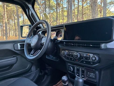 Used 2024 Jeep Wrangler Sport S image 26