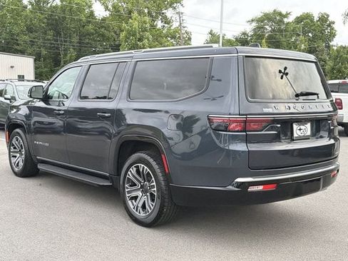 Used 2024 Jeep Wagoneer L Series II w/ Flexible Seating Group AWD/4WD image 5