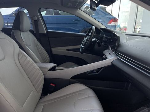 Used 2023 Hyundai Elantra Limited image 29