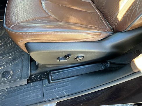 Used 2017 Chrysler Pacifica Limited w/ UConnect Theater Package image 17