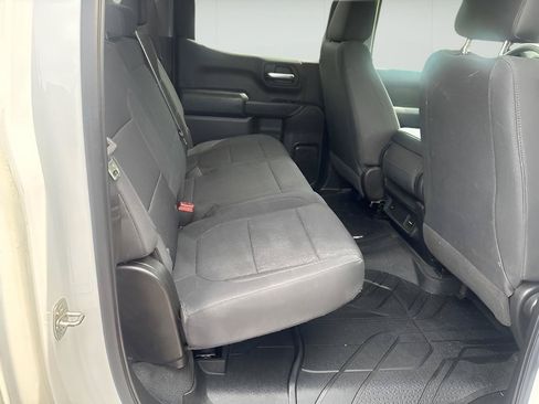 Used 2019 Chevrolet Silverado 1500 Custom Trail Boss w/ Custom Convenience Package AWD/4WD image 9