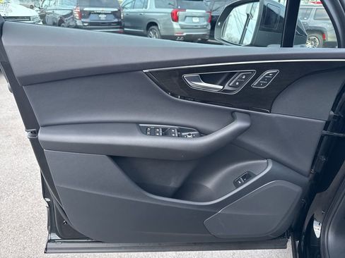 Used 2023 Audi Q7 2.0T Premium w/ Convenience Package image 10