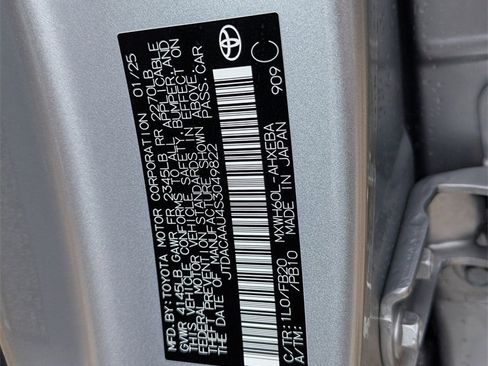 Used 2025 Toyota Prius LE image 30