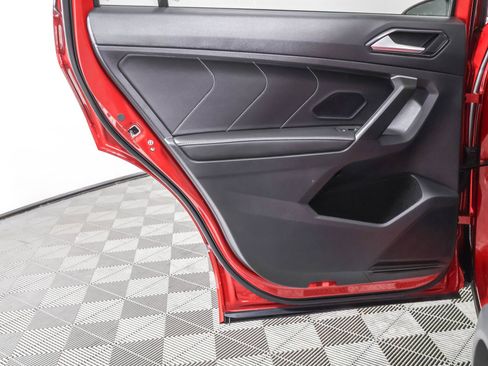 Used 2024 Volkswagen Tiguan SEL R-Line image 39