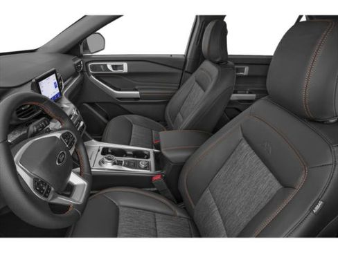 Certified 2023 Ford Explorer Platinum w/ Technology Package AWD/4WD image 9