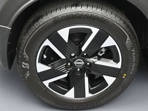 New 2025 Nissan Kicks SV w/ SV Premium Package AWD/4WD image 5