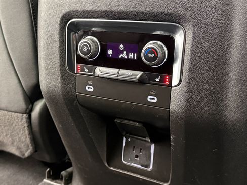 Used 2024 Chevrolet Suburban RST w/ Luxury Package image 34