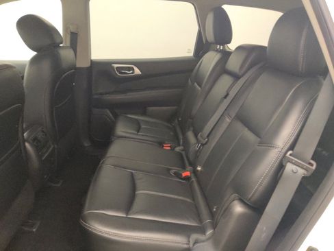 Used 2015 Nissan Pathfinder SL w/ SL Tech Package image 18
