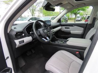 Used 2023 Honda Pilot Touring video 2