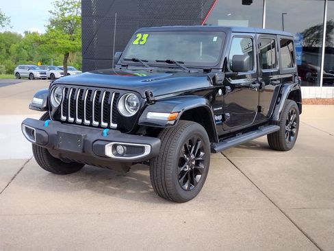 Used 2023 Jeep Wrangler Unlimited Sahara w/ Cold Weather Group AWD/4WD image 1