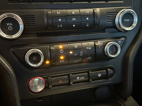Used 2018 Ford Mustang GT RWD image 15