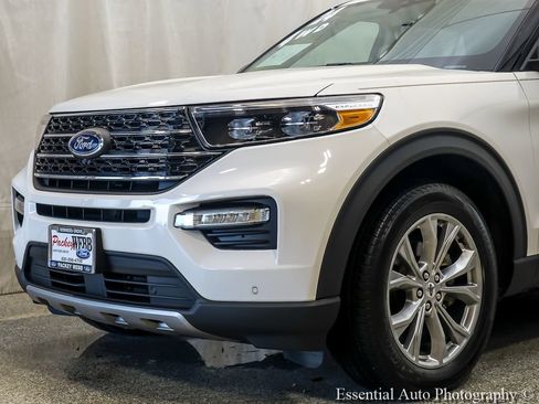 Certified 2024 Ford Explorer XLT w/ Equipment Group 202A AWD/4WD image 3