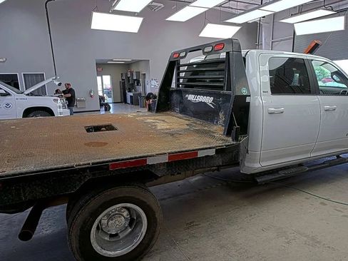 Used 2020 RAM 3500 4x4 Crew Cab SLT DRW w/ Quick Order Package 2YG SLT image 4