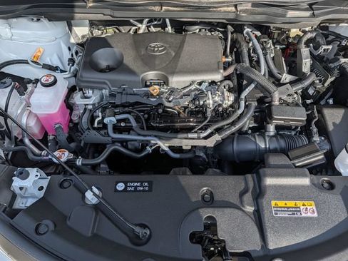 Used 2025 Toyota Sienna XLE w/ XLE Plus Package FWD image 37