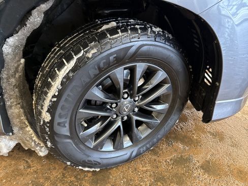 Used 2021 Lexus GX 460 Premium w/ Premium Package image 11