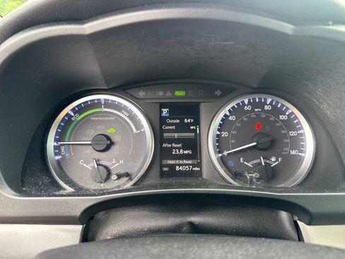 Used 2019 Toyota Highlander LE AWD/4WD image 22