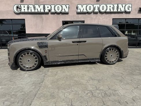Used 2026 Rolls-Royce Cullinan AWD/4WD image 19