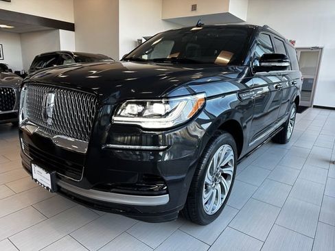 Certified 2022 Lincoln Navigator Reserve image 8