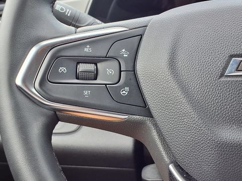 Used 2024 Chevrolet Trax ACTIV w/ Sunroof Package FWD image 17