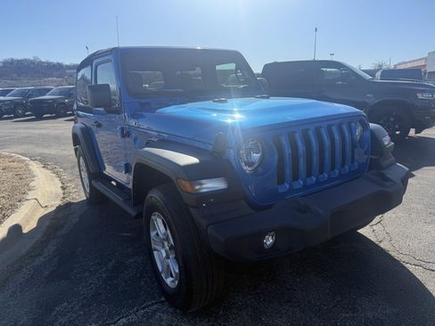 Used 2021 Jeep Wrangler Sport S image 4