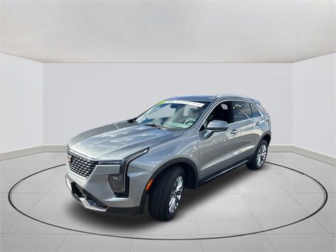 Certified 2024 Cadillac XT4 Premium Luxury image 10