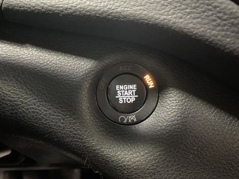 Used 2019 Jeep Cherokee Trailhawk image 23