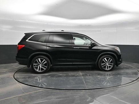 Used 2017 Honda Pilot Touring image 9