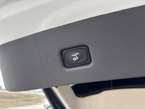 Used 2022 Lincoln Nautilus Reserve w/ Equipment Group 201A image 33