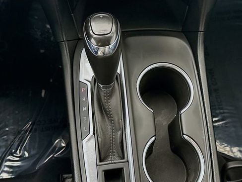 Used 2019 Chevrolet Equinox LT w/ Driver Convenience Package image 16