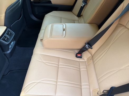 Certified 2024 Lexus ES 300h Ultra Luxury w/ Accessory Package (Z2) FWD image 28