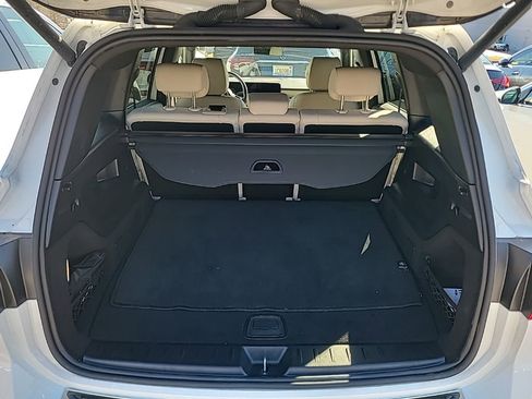 Used 2025 Mercedes-Benz GLB 250 4MATIC image 10