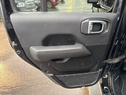 Used 2021 Jeep Wrangler Unlimited Sahara image 16