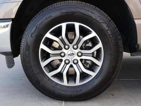 Used 2021 Ford F150 Lariat w/ Max Trailer Tow Package image 6