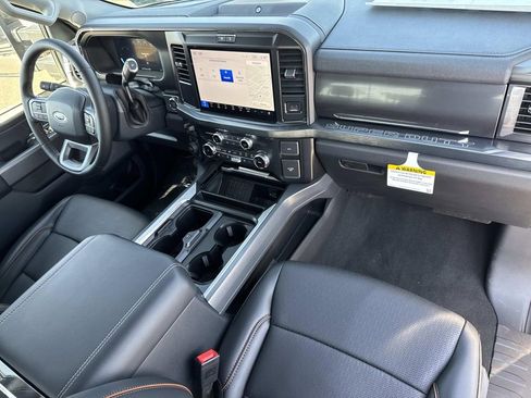 New 2025 Ford F250 Lariat w/ FX4 Off-Road Package image 33