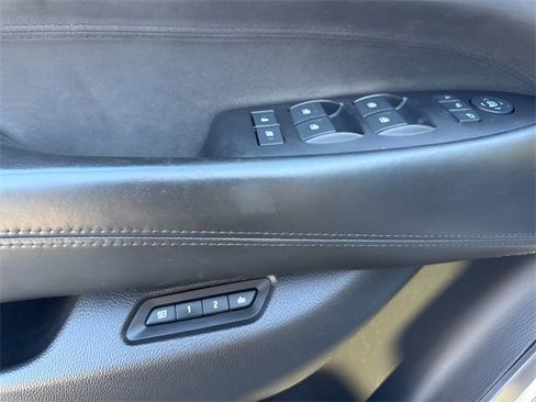 Used 2016 Cadillac Escalade Platinum image 16