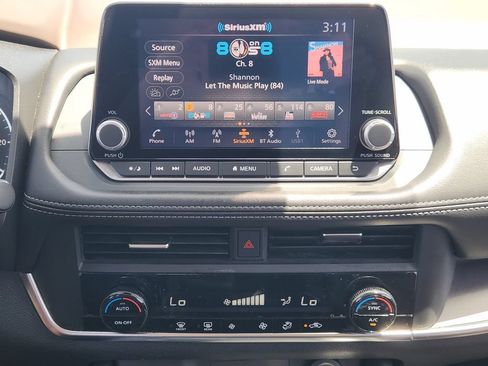 Used 2023 Nissan Rogue SV FWD image 12