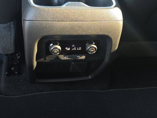 New 2027 Chevrolet Traverse LT w/ Driver Confidence Package FWD image 28