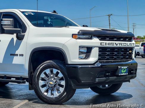 Certified 2022 Chevrolet Silverado 2500 Custom w/ Custom Value Package AWD/4WD image 3