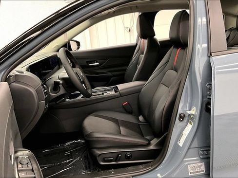 New 2026 Nissan Sentra SR w/ SR Premium Package FWD image 10