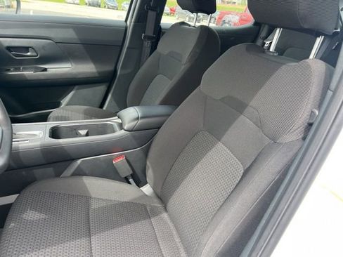 Used 2025 Nissan Kicks S AWD/4WD image 3