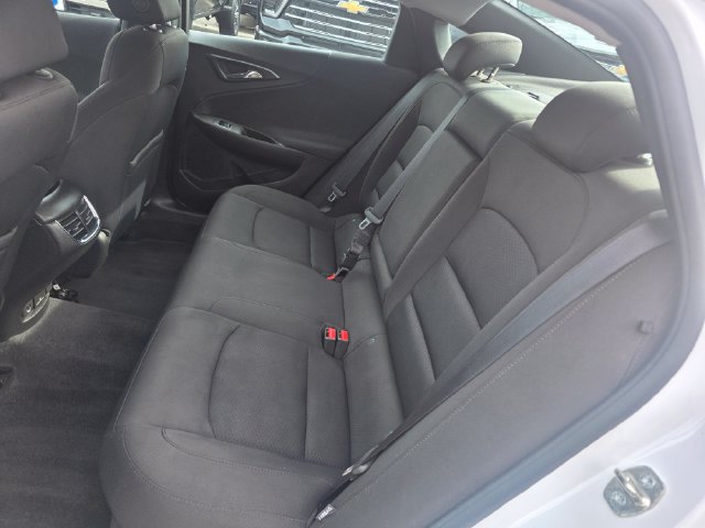 Used 2018 Chevrolet Malibu LT FWD image 18