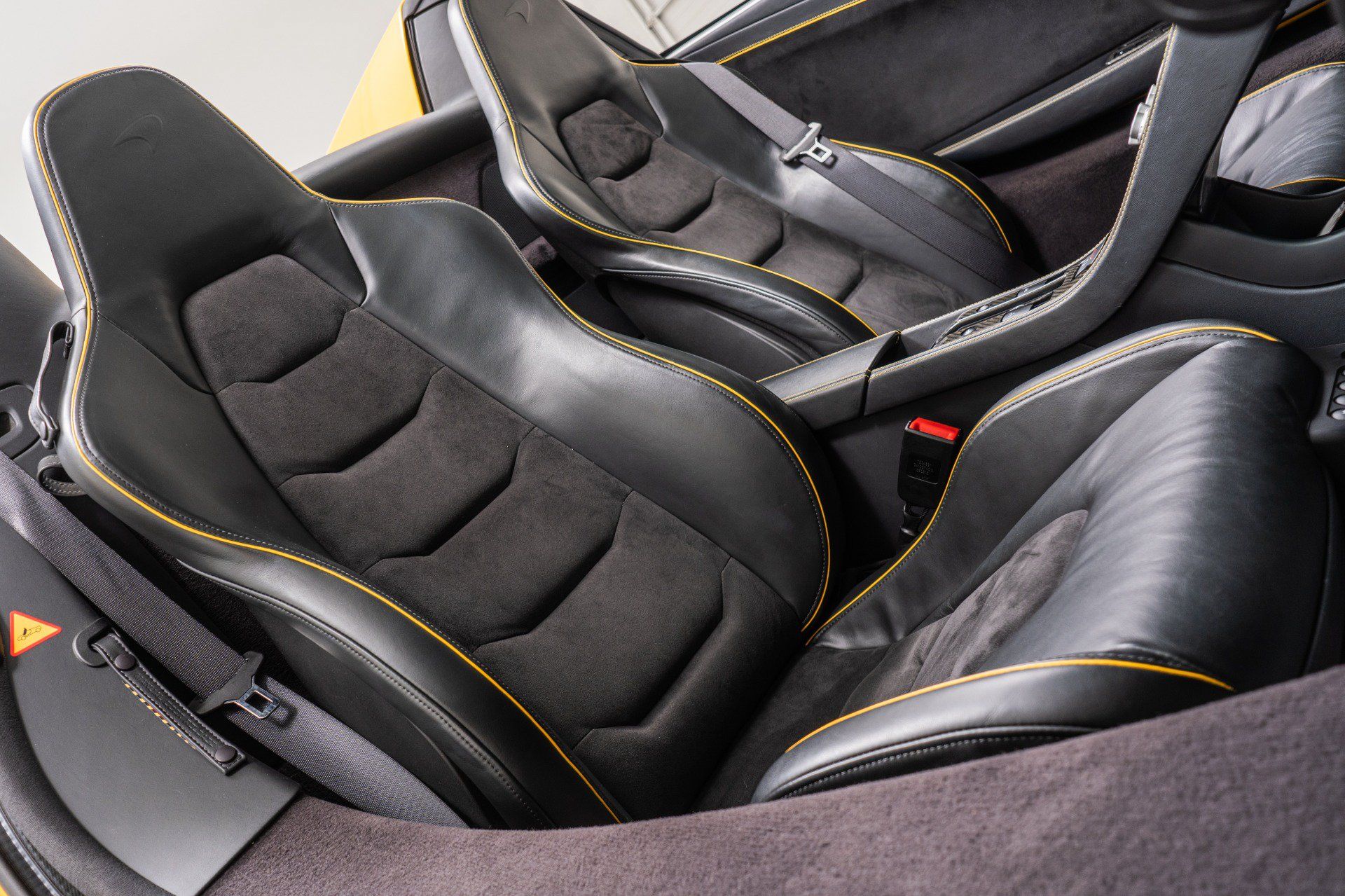 Used 2015 McLaren 650S Spider RWD image 24